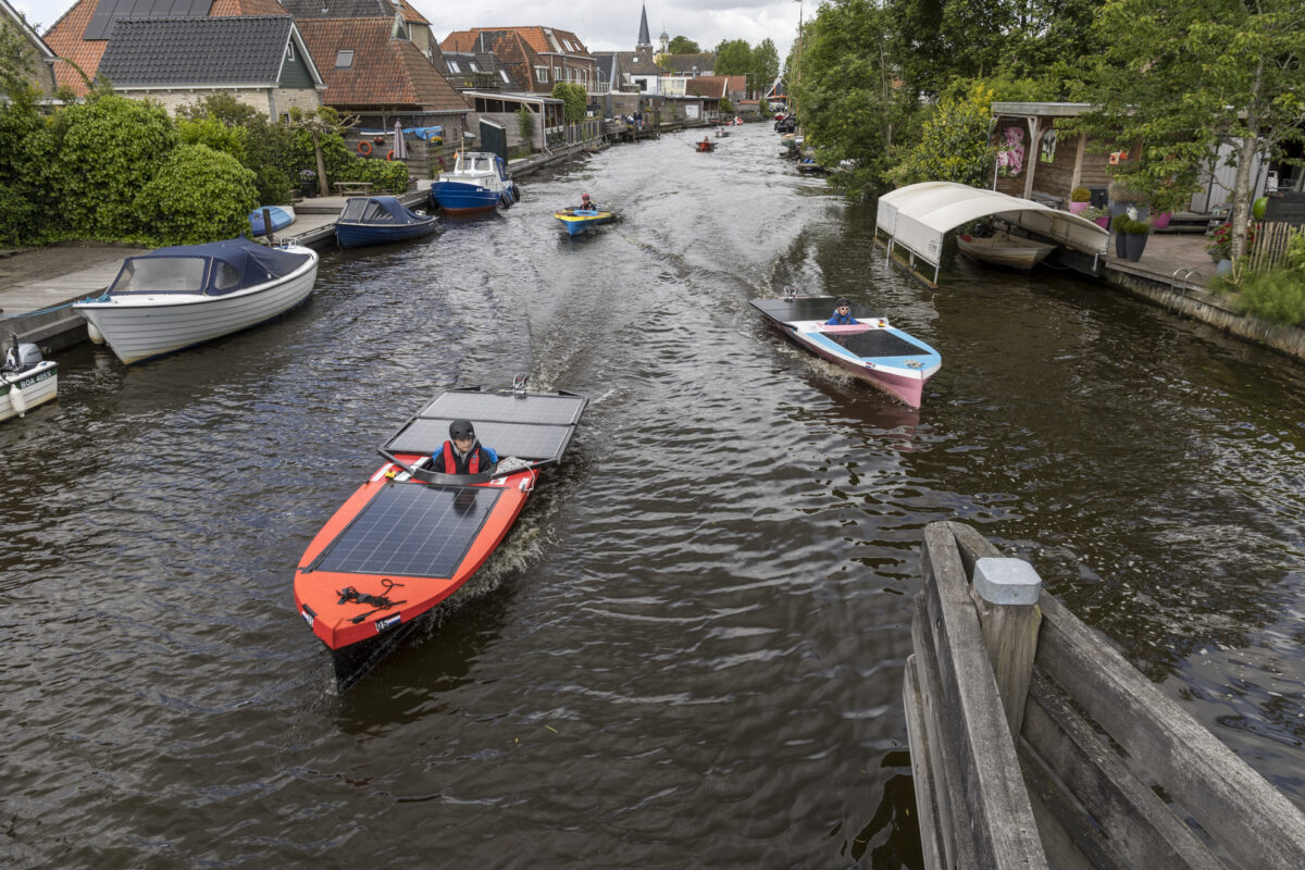 Duurzame boten op zonne-energie varen eerste wedstrijd in Den Helder op 13 mei