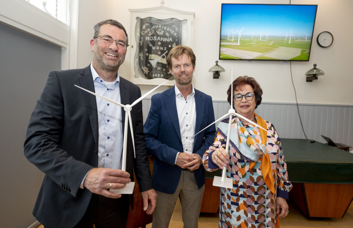 Gemeente Súdwest-Fryslân en Wetterskip Fryslân eigenaar van vier windmolens bij Cornwerd