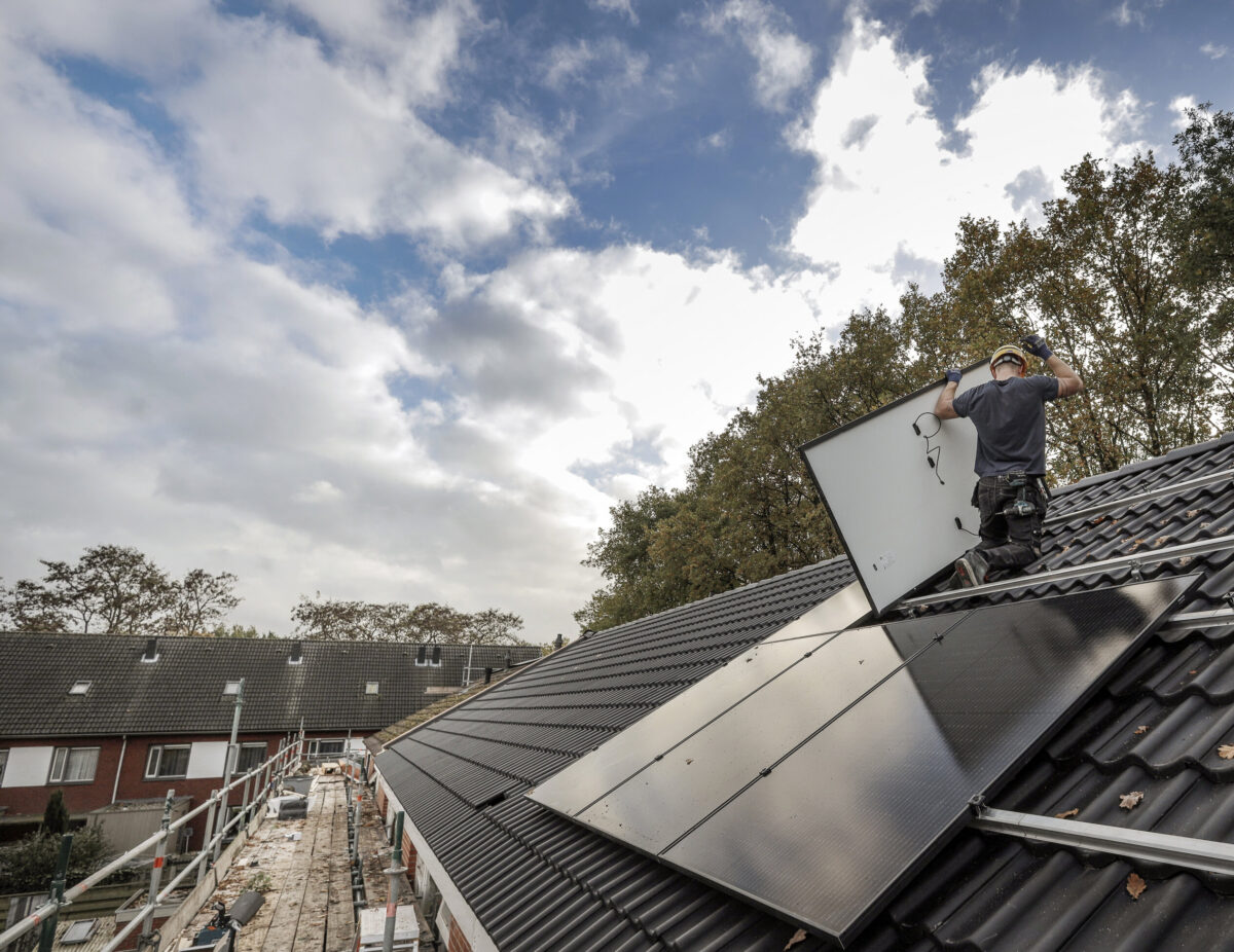 Ecorus voorziet 3.000 sociale huurwoningen van zonnestroominstallatie