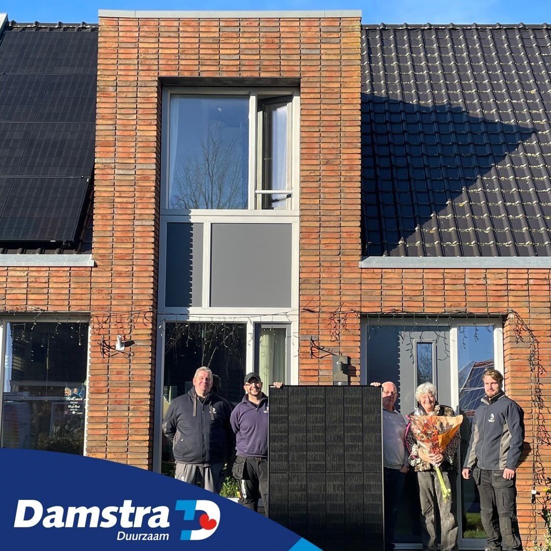 Damstra Duurzaam plaatst 15.000e zonnepaneel in opdracht Wonen Noordwest Friesland